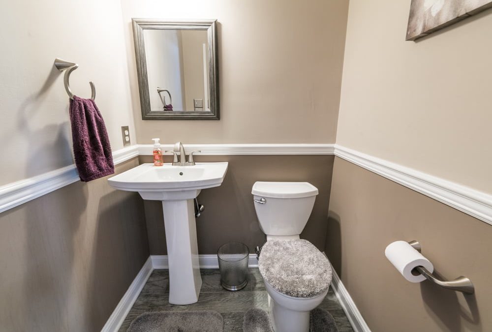 Bathroom Layout Ideas for Small Spaces: Storage, Lighting, and Walk In Shower Options